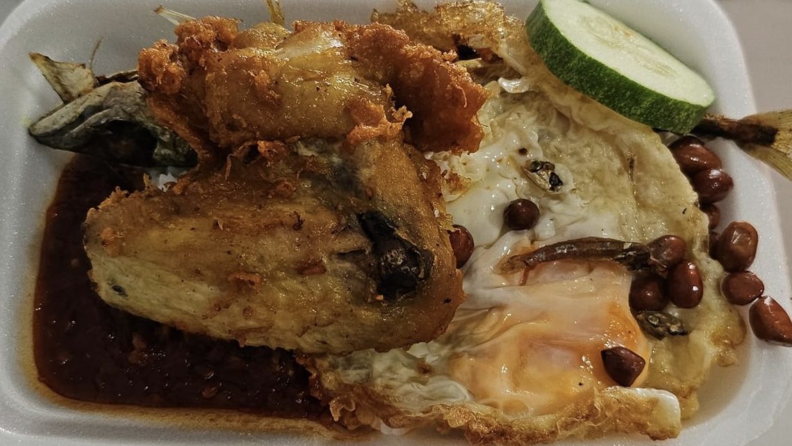 Customer complaint: S.20 for 2 orders of Nasi Lemak 